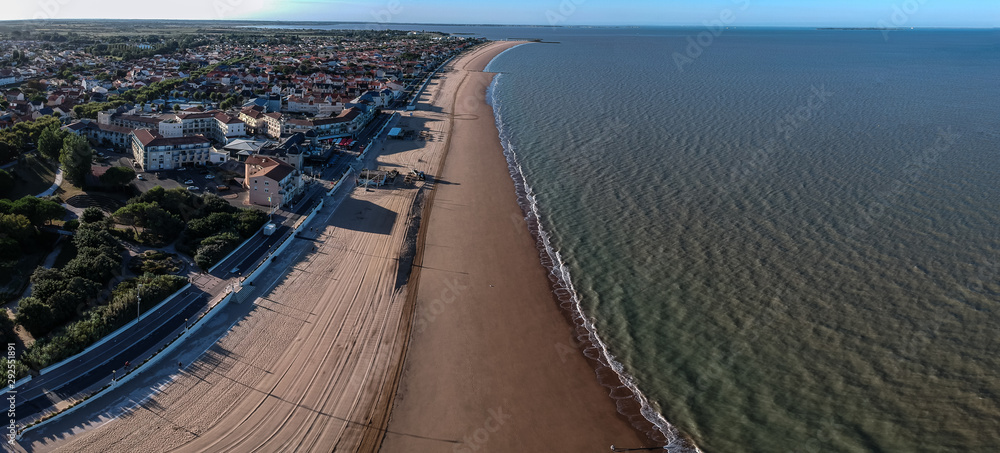 Chatelaillon Plage (Charente Maritime, France) - Vue aérienne de la plage