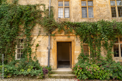 Doorway into old English building © Dave Bonehill