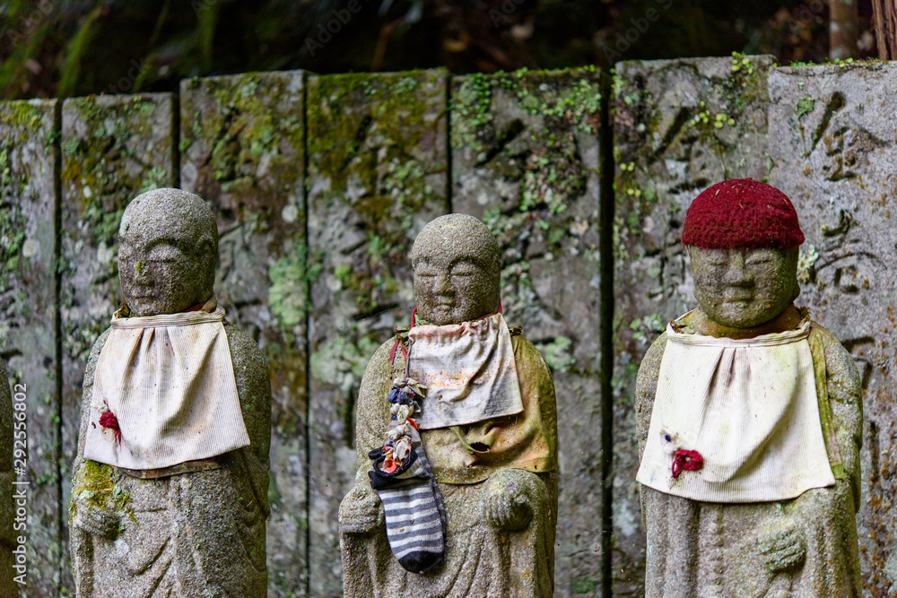 写真素材：地蔵、お地蔵さん、複数、日本、四国、仙龍寺