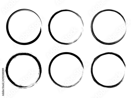 Set different circle brush strokes, hand drawn paint brush circle logo frame – vector