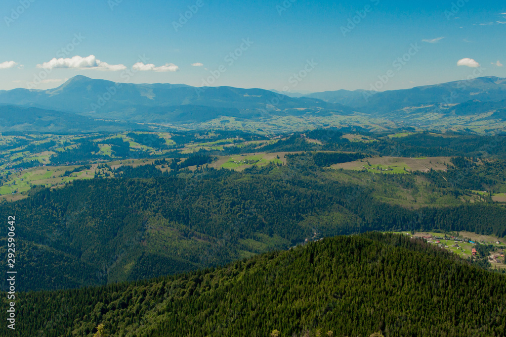 Fototapeta premium Beautiful mountain landscapes with the Ukrainian Carpathians.