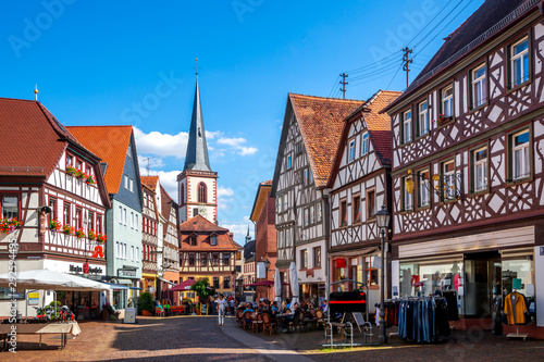 Altstadt mit Kirche, Lohr am Main, Bayern, Deutschland 