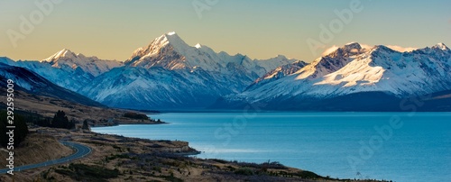 Canvas Print lake in mountains