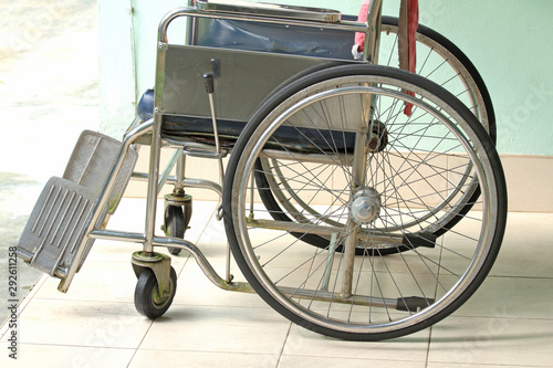 wheelchairs for people with disabilities to use at home