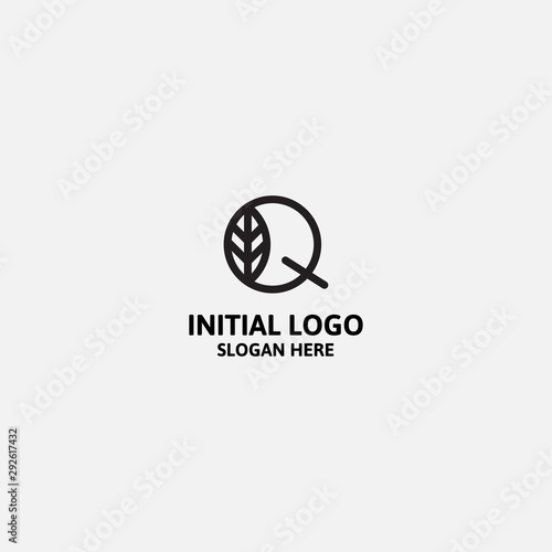 Letter Q logo, symbol - vector icon