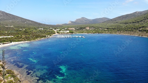 vue aérienne de Porto Conte, Sardaigne, Italie