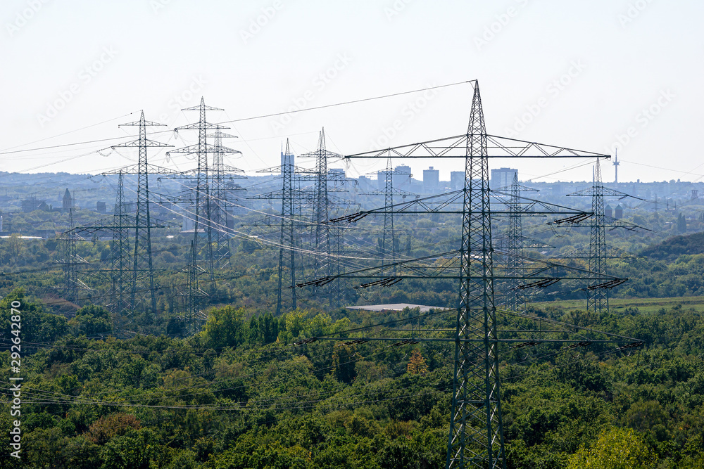 Fototapeta premium Strommasten im Ruhrgebiet