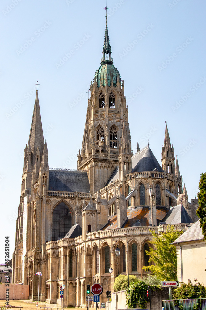 Bayeux. Cathédrale Notre-Dame vue du centre-ville. Calvados. Normandie Bayeux. Cathédrale Notre-Dame vue du centre-ville. Calvados. Normandie