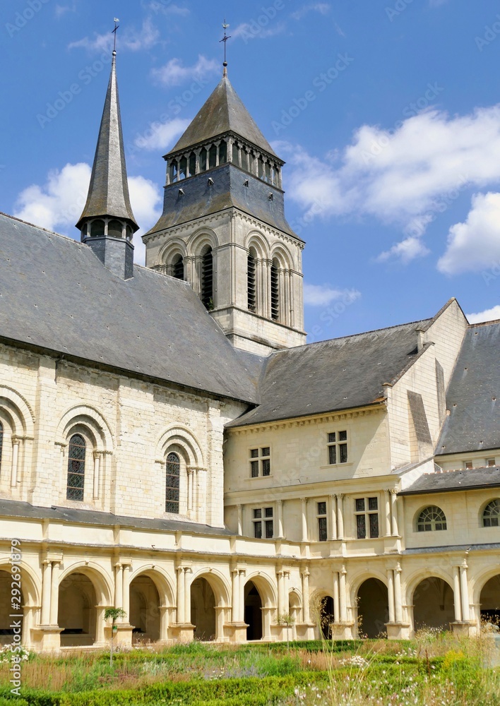 Cloitre de l’église de l’Abbaye royale Notre-Dame de Fontevraud