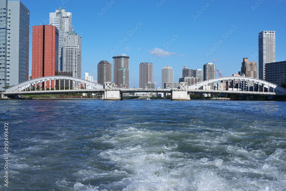 Fototapeta premium 航跡と江戸の街