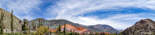 panorama de Purmamarca, en los Andes de Argentina