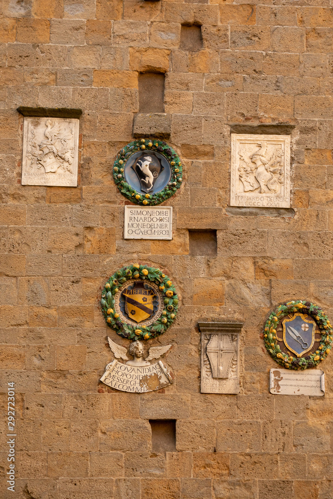 Volterra, known to the ancient Etruscans as Velathri, to the Romans as Volaterrae, is a town and comune in the Tuscany region of Italy. Volterra, known to the ancient Etruscans as Velathri, to the Romans as Volaterrae, is a town and comune in the Tuscany region of Italy.