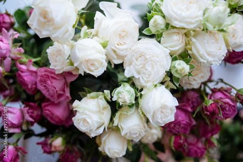 white roses bouquet © alexh2015