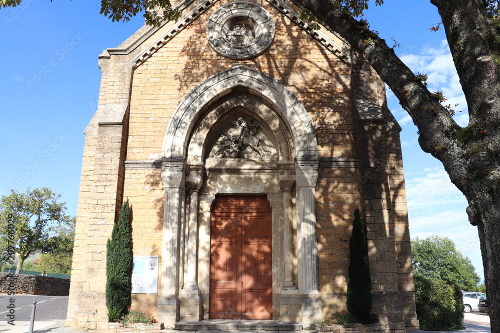 Eglise Saint Victor dans le village de Poleymieux au Mont d'Or - département du Rhône - France - Vue de l'extérieur
