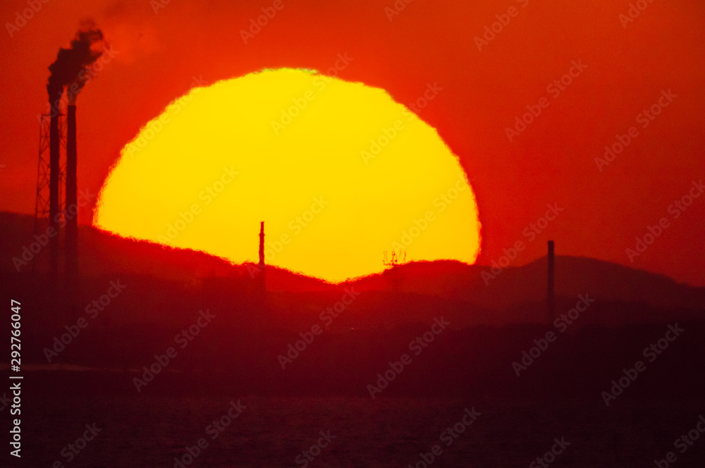 山の端から昇る太陽DSC5750