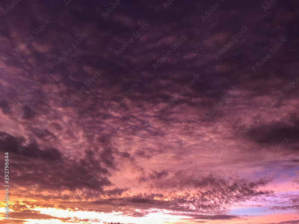 Naklejka premium sky sunset background,clouds with background.