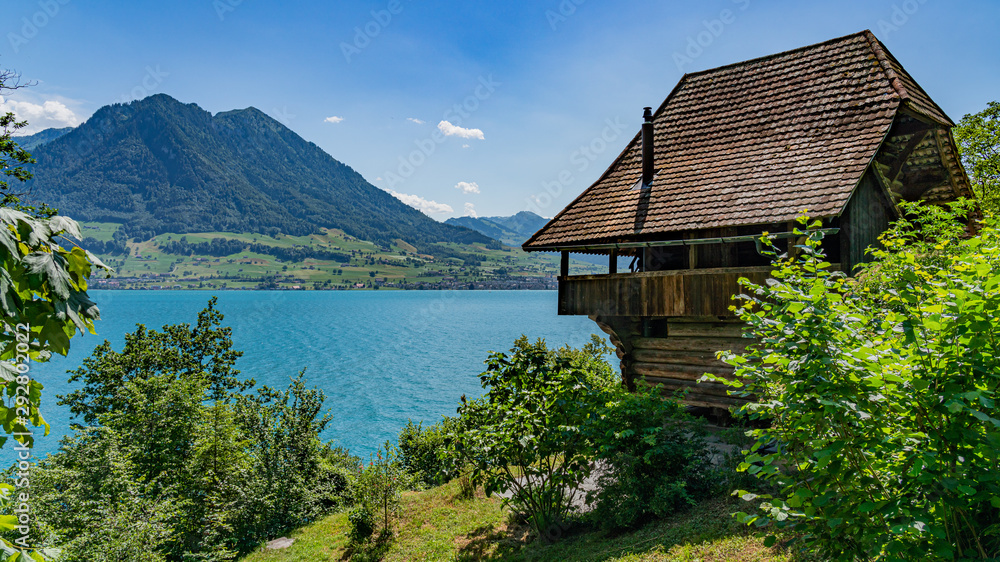 Obraz premium Scenic panorama view on old house on the lake Lucern