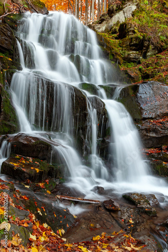 Fototapeta Naklejka Na Ścianę i Meble -  Mountain waterfall in autumn forest
