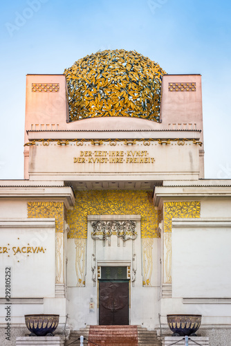 Canvas Print The Vienna Secession Building in Vienna, Austria.