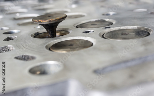 Foto Close up of cylinder head of Diesel engine with Intake valve and Exhaust valve