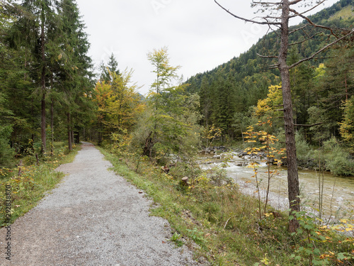 Bayern Landschaft. Wanderweg entlang die Weissach zwischen Wilbad Kreuth und Rottach-Egern photo