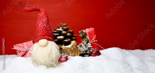 Weihnachtlicher roter Hinte...