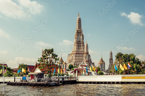 Wat Arun buddhist temple in Bangkok, Thailand © Mazur Travel