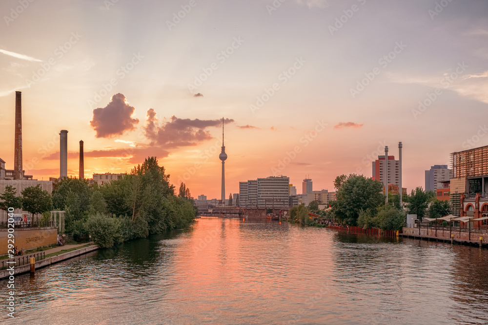 Berline skyline at sunset
