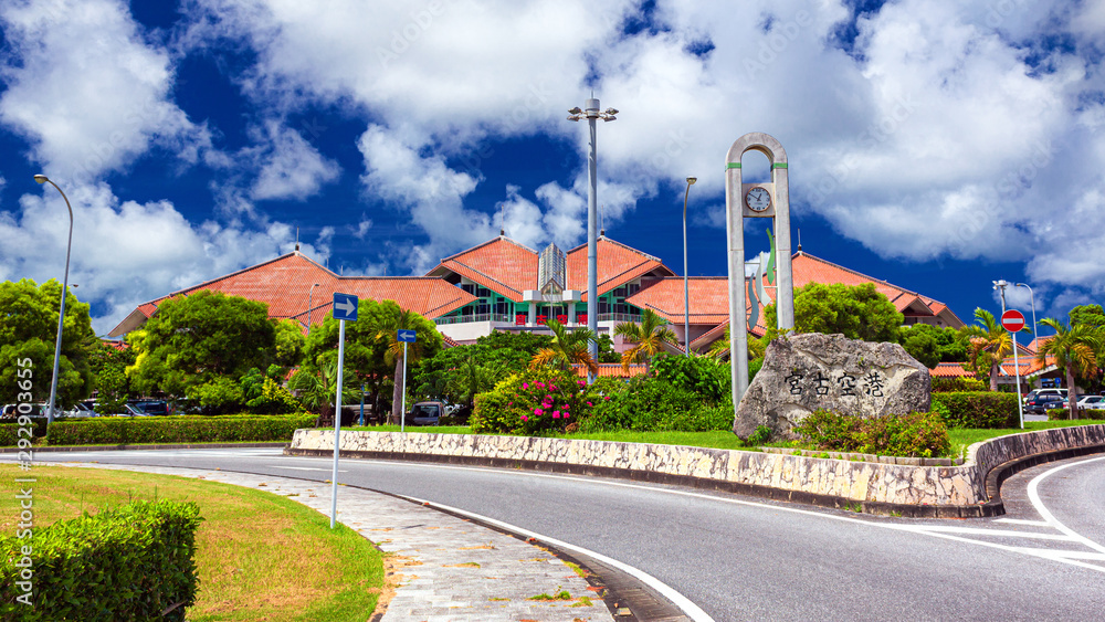 Naklejka premium 沖縄県・宮古島市 宮古空港の風景