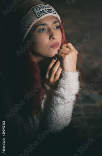 ritratto di ragazza con il cappellino in testa photo