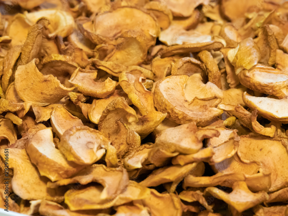 Dried apple. Health food. Vegetarianism. Cloves. Dried apple. Health food. Vegetarianism. Cloves.