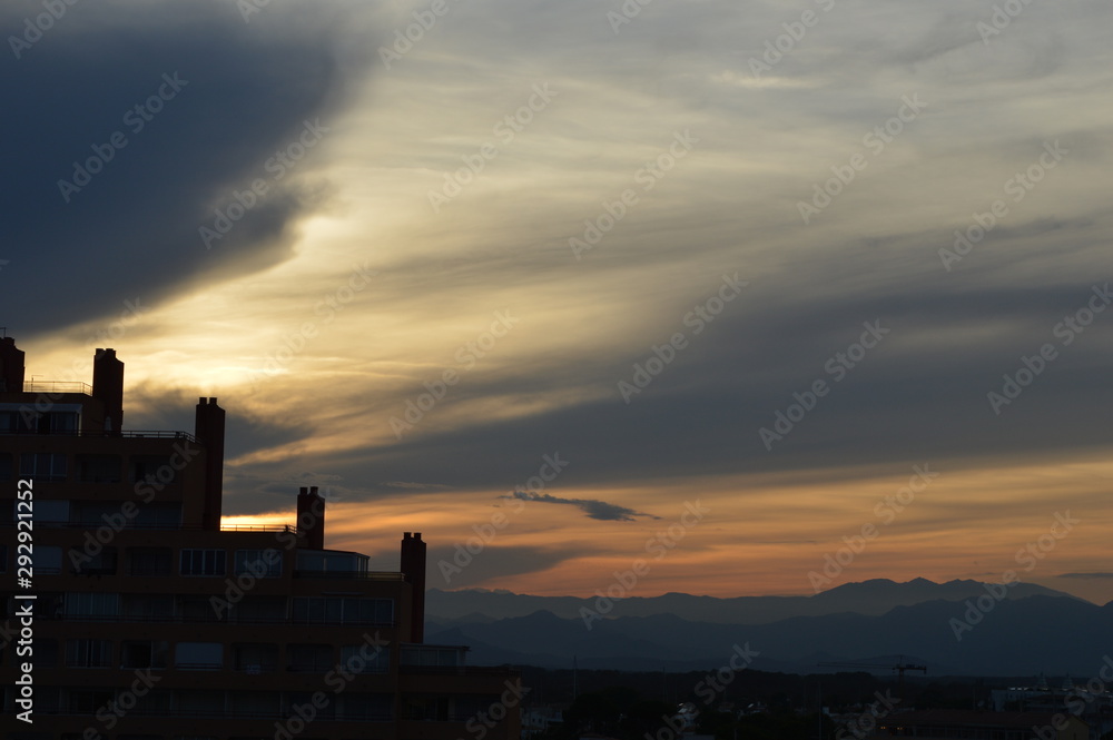 Fototapeta premium sunset over the city
