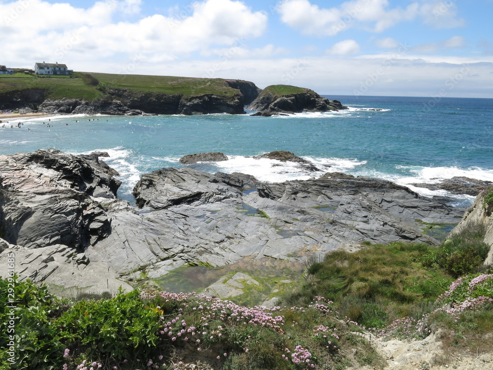 Fototapeta premium Rocky coast at Treyarnon Bay