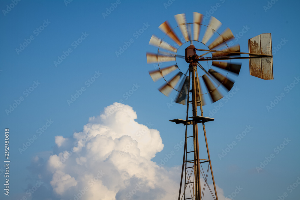 fast moving windmill in nebraska 