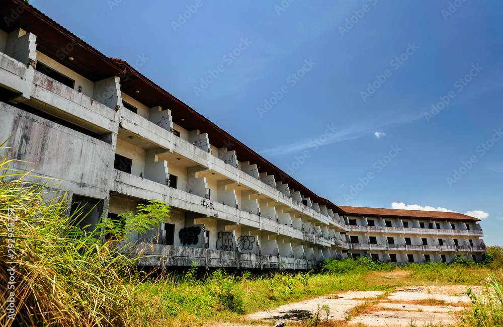 Abandoned and dilapidated buildings Because it was affected by the economic downturn