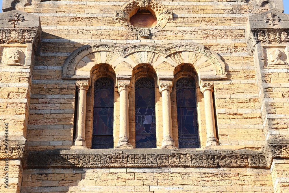 Naklejka premium Eglise Saint Maurice du 19 ème siècle dans le village de Couzon au Mont d'Or - France 