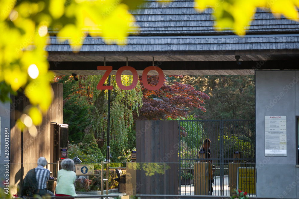 Zoo sign