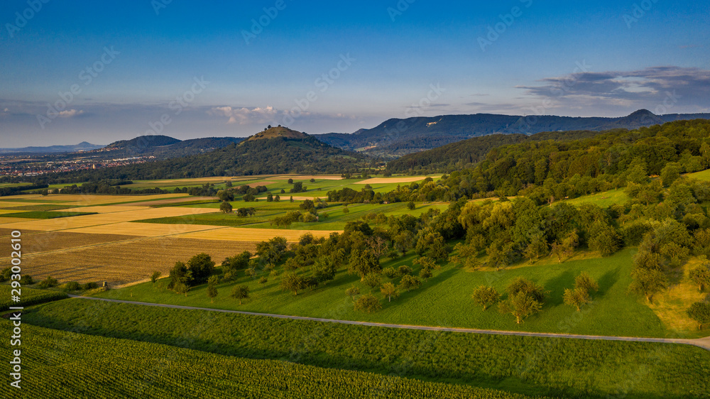 Felder - Wald - Wiesen - Berge - Landschaft - Luftbild