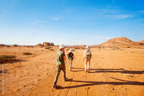Family hiking in Spitzkoppe Namibia © BlueOrange Studio