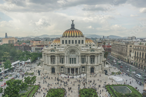 Palacio de Bellas Artes - Ciudad de México - Arquitectura - Día Nublado.
