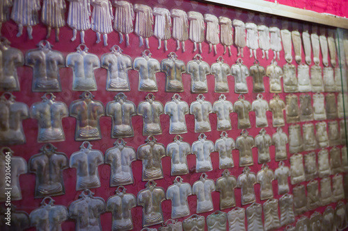 silver votives, Naples