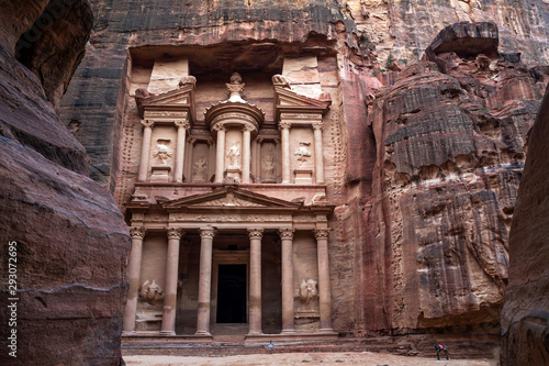  Al-Khazneh (The Treasury) rock carved temple, Petra, Ma'an Governorate, Jordan