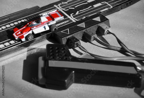 Wallpaper Mural Un circuit automobile en jouet. Un jouet de circuit de formule 1. Un circuit de vitesse. Le goût de la vitesse. Torontodigital.ca