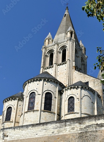 Abside et clocher de la collégiale Saint-Ours à Loches