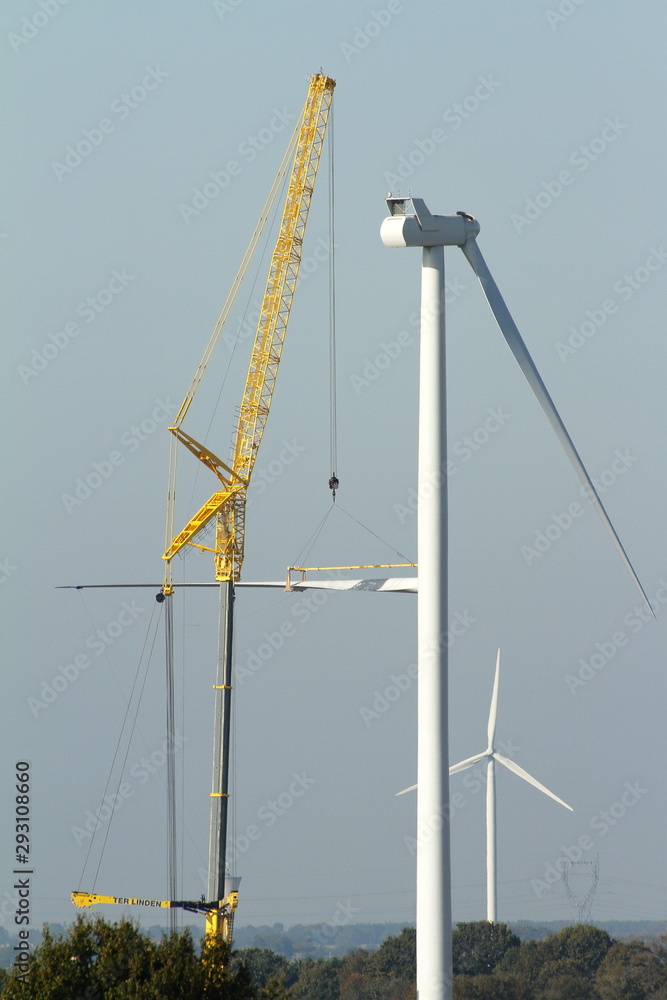 Chantier de contrustion d'éoliennes Chantier de contrustion d'éoliennes