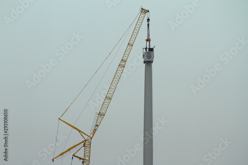 Chantier de contrustion d'éoliennes photo