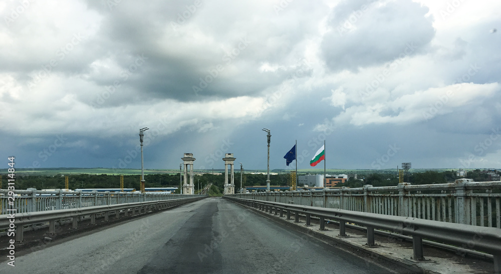 Donau-Brücke und Grenzübergang von Rumänien nach Bulgarien