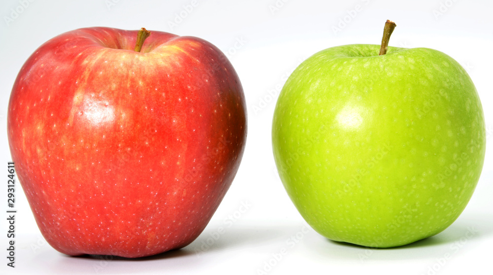 apples isolated on white background apples isolated on white background