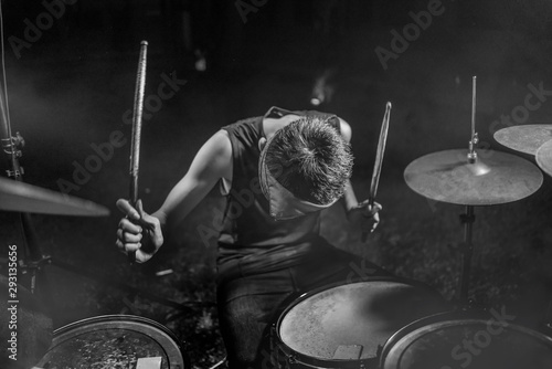 Cuadro en lienzo young boy as rock band drummer
