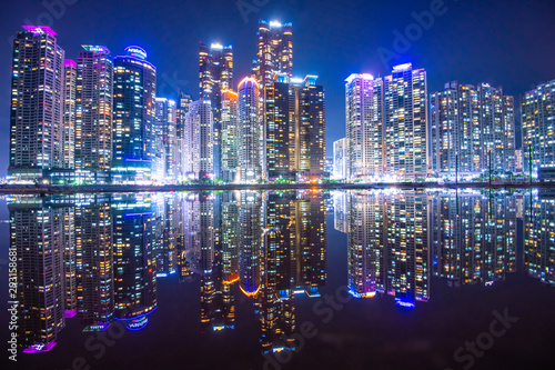Fotografie busan city at night south korea